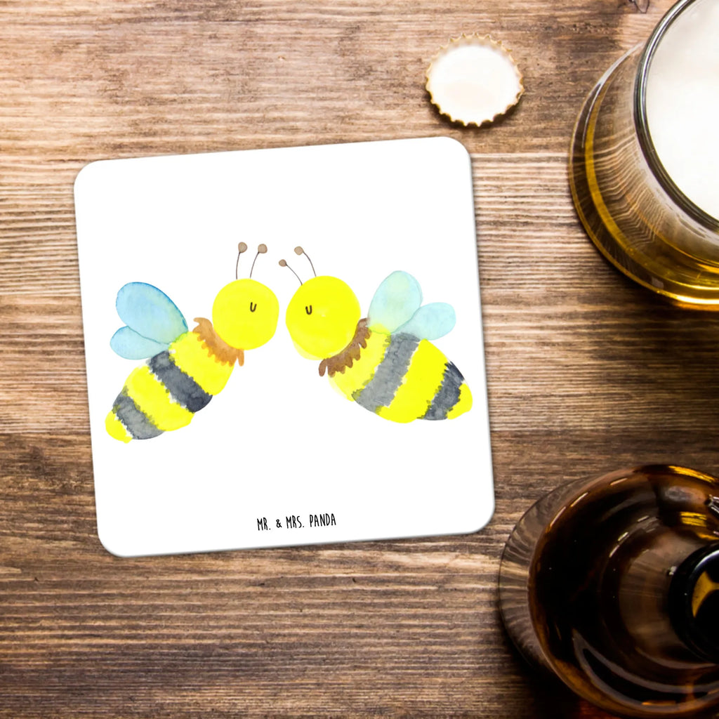 Coaster Set bee Love Hitzebeständiger Untersetzer, Untersetzer für Tassen, Untersetzer Set, Universaluntersetzer, Tischschutzuntersetzer, Glasuntersetzer, Untersetzer für Gläser, Getränke-Coaster, Dekoruntersetzer, Becheruntersetzer, Untersetzer Für Getränke, Untersetzer Rund, Nachhaltiger Untersetzer, Tassenuntersetzer, Untersetzer Motiv, Kunststoffuntersetzer, Design-Untersetzer, Untersetzer Eckig, Handgemachter Untersetzer, Umweltfreundlicher Untersetzer, Getränkeuntersetzer, Getränke­sauguntersetzer, Untersetzer, Tischuntersetzer, Rutschfester Untersetzer, Underlay Für Getränke, Untersetzer für Becher, Coaster, Biene, Wespe, Hummel