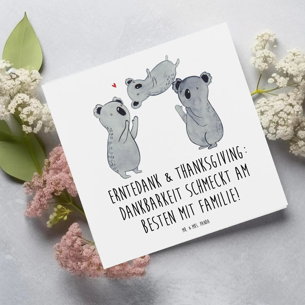 Deluxe Card Erntedank & Thanksgiving: Dankbarkeit schmeckt am besten mit Familie! Karte, Glückwunschkarte, Einladungskarte, Geburtstagskarte, Grußkarte, Hochwertige Klappkarte, Hochwertige Grußkarte, Hochzeitskarte, Klappkarte, Erntedank, Erntedankfest, Erntedank Kindergarten, Erntedankspruch, Erntedank Sprüche, Erntedankfest deko, Erntedank Deko, Erntedank mit Kindern, Thanksgiving