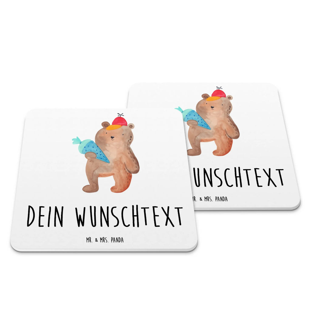 Personalisiertes Untersetzer Set Bär Schultüte Korkuntersetzer Mit Namensdruck, Personalisierter Getränkeuntersetzer, Untersetzer Für Becher Mit Namensgravur, Filzuntersetzer Mit Wunschname, Tassenuntersetzer Mit Namensgravur, Rutschfester Untersetzer Mit Namen, Rundes Untersetzer-Set Mit Wunschname, Tischschutzuntersetzer Mit Namen, Coaster Mit Wunschname, Getränkeuntersetzer Mit Namen, Motivuntersetzer Mit Wunschname, Tischuntersetzer Mit Namensdruck, Untersetzer Für Tassen Mit Wunschname, Hitzebeständiger Untersetzer Mit Wunschname, Universaluntersetzer Mit Namen, Kunststoffuntersetzer Mit Wunschname, Handgemachter Untersetzer Mit Namen, Holzuntersetzer Mit Namen, Becheruntersetzer Mit Namen, Design-Untersetzer Mit Namensdruck, Glasuntersetzer Mit Wunschnamen, Eckiges Untersetzer-Set Mit Namensdruck, Umweltfreundlicher Untersetzer Mit Namensgravur, Getränke-Coaster Personalisiert, Nachhaltiger Untersetzer Mit Wunschname, Dekoruntersetzer Mit Wunschname, Untersetzer Für Gläser Mit Namen, Bär, Teddy, Teddybär, Schulbeginn, Bär Motiv, Einschulung Geschenk, Schule Geschenk, Schultüte, Grundschule, Schulanfang, Erster Schultag Geschenk