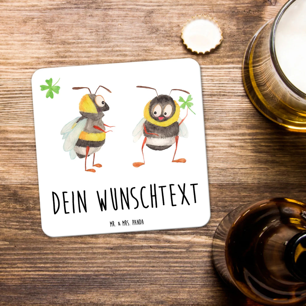 Personalisiertes Untersetzer Set Bienen Paar Tischuntersetzer Mit Namensdruck, Rundes Untersetzer-Set Mit Wunschname, Untersetzer Für Becher Mit Namensgravur, Universaluntersetzer Mit Namen, Holzuntersetzer Mit Namen, Dekoruntersetzer Mit Wunschname, Filzuntersetzer Mit Wunschname, Personalisierter Getränkeuntersetzer, Untersetzer Für Gläser Mit Namen, Rutschfester Untersetzer Mit Namen, Hitzebeständiger Untersetzer Mit Wunschname, Coaster Mit Wunschname, Kunststoffuntersetzer Mit Wunschname, Becheruntersetzer Mit Namen, Getränke-Coaster Personalisiert, Korkuntersetzer Mit Namensdruck, Untersetzer Für Tassen Mit Wunschname, Handgemachter Untersetzer Mit Namen, Getränkeuntersetzer Mit Namen, Glasuntersetzer Mit Wunschnamen, Nachhaltiger Untersetzer Mit Wunschname, Eckiges Untersetzer-Set Mit Namensdruck, Tassenuntersetzer Mit Namensgravur, Umweltfreundlicher Untersetzer Mit Namensgravur, Design-Untersetzer Mit Namensdruck, Motivuntersetzer Mit Wunschname, Tischschutzuntersetzer Mit Namen, Liebe, Partner, Freund, Freundin, Ehemann, Ehefrau, Heiraten, Verlobung, Heiratsantrag, Liebesgeschenk, Jahrestag, Hocheitstag, Liebesbeweis, Hochzeitstag, Mitbringsel, Geschenk für Freundin, Valentinstag, für Ehemann, Geschenk für Partner, Geschenk für Frauen, für Männer, Schildkröten, verliebte Schildkröten