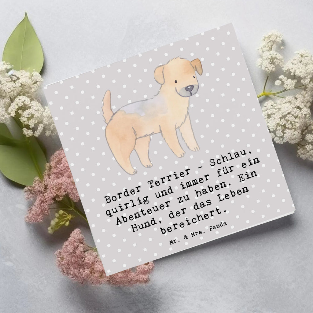 Deluxe Card Border Terrier - Schlau, quirlig und immer für ein Abenteuer zu haben. Ein Hund, der das Leben bereichert. Grußkarte, Karte, Hochwertige Grußkarte, Klappkarte, Hochwertige Klappkarte, Einladungskarte, Geburtstagskarte, Hochzeitskarte, Glückwunschkarte, Hund, Hunderasse, Rassehund, Hundebesitzer, Geschenk, Tierfreund, Schenken, Welpe