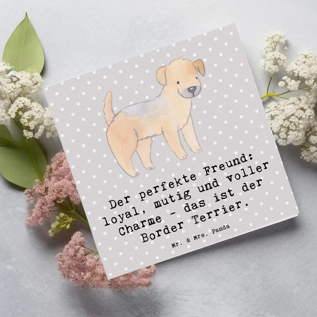 Deluxe Card Der perfekte Freund: loyal, mutig und voller Charme - das ist der Border Terrier. Grußkarte, Karte, Hochwertige Klappkarte, Einladungskarte, Geburtstagskarte, Hochwertige Grußkarte, Glückwunschkarte, Klappkarte, Hochzeitskarte, Hund, Hunderasse, Rassehund, Hundebesitzer, Geschenk, Tierfreund, Schenken, Welpe