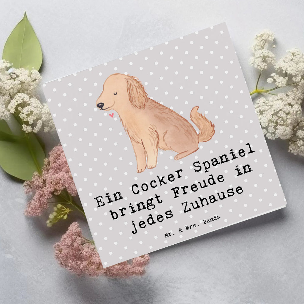 Deluxe Card Ein Cocker Spaniel bringt Freude in jedes Zuhause Klappkarte, Einladungskarte, Glückwunschkarte, Grußkarte, Hochwertige Grußkarte, Karte, Hochwertige Klappkarte, Geburtstagskarte, Hochzeitskarte, Hund, Hunderasse, Rassehund, Hundebesitzer, Geschenk, Tierfreund, Schenken, Welpe