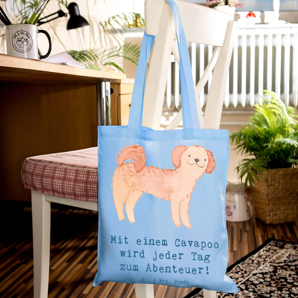 Tragetasche Cavapoo Abenteuer Stoffbeutel, Laptoptasche, Beuteltasche, Shopper, Strandtasche, Schultertasche, Umhängetasche, Einkaufstasche, Jutebeutel, Badetasche, Beutel, Einkaufstüte, Jutetasche, Tragetasche, Tasche, Stofftasche, Hund, Hunderasse, Rassehund, Hundebesitzer, Geschenk, Tierfreund, Schenken, Welpe