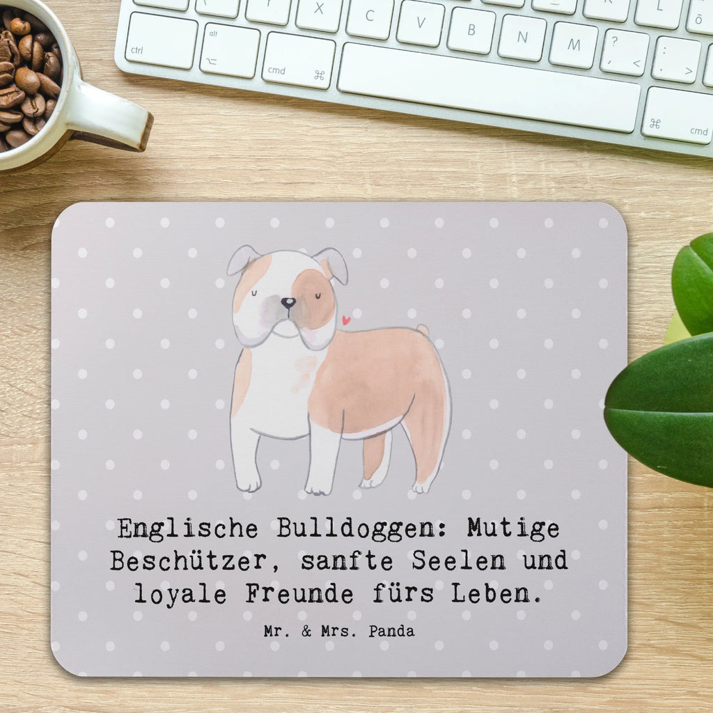 Mouse mat Englische Bulldoggen: Mutige Beschützer, sanfte Seelen und loyale Freunde fürs Leben. Designer Mauspad, Mauspad Büro, Computer zubehör, Mausunterlage, Büroausstattung, Mauspad, Einzigartiges Mauspad, Mousepad, Arbeitszimmer, PC Zubehör, Hund, Hunderasse, Rassehund, Hundebesitzer, Geschenk, Tierfreund, Schenken, Welpe