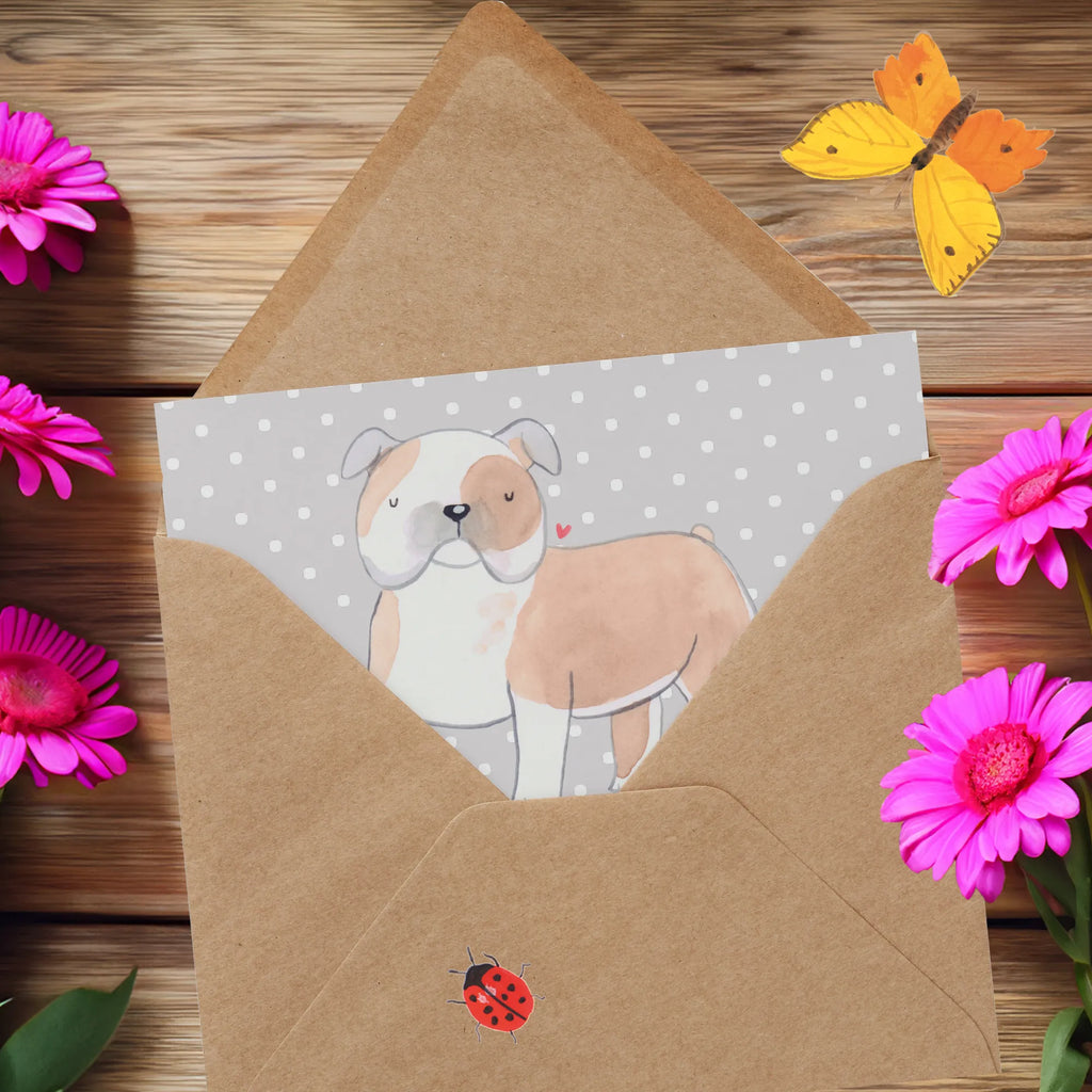 Deluxe Card Englische Bulldoggen: Liebe auf vier kurzen Beinen. Klappkarte, Hochwertige Grußkarte, Geburtstagskarte, Karte, Hochwertige Klappkarte, Glückwunschkarte, Hochzeitskarte, Grußkarte, Einladungskarte, Hund, Hunderasse, Rassehund, Hundebesitzer, Geschenk, Tierfreund, Schenken, Welpe