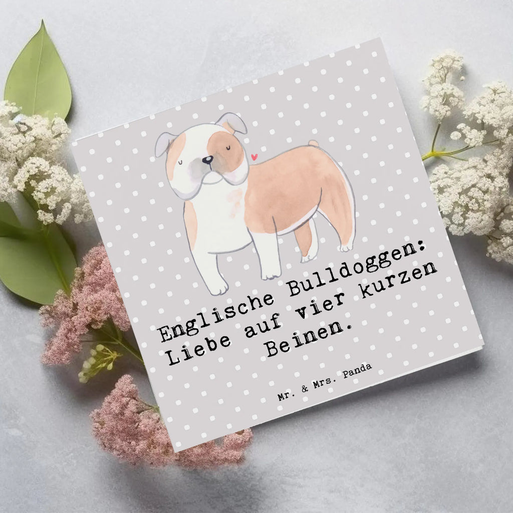 Deluxe Card Englische Bulldoggen: Liebe auf vier kurzen Beinen. Klappkarte, Hochwertige Grußkarte, Geburtstagskarte, Karte, Hochwertige Klappkarte, Glückwunschkarte, Hochzeitskarte, Grußkarte, Einladungskarte, Hund, Hunderasse, Rassehund, Hundebesitzer, Geschenk, Tierfreund, Schenken, Welpe