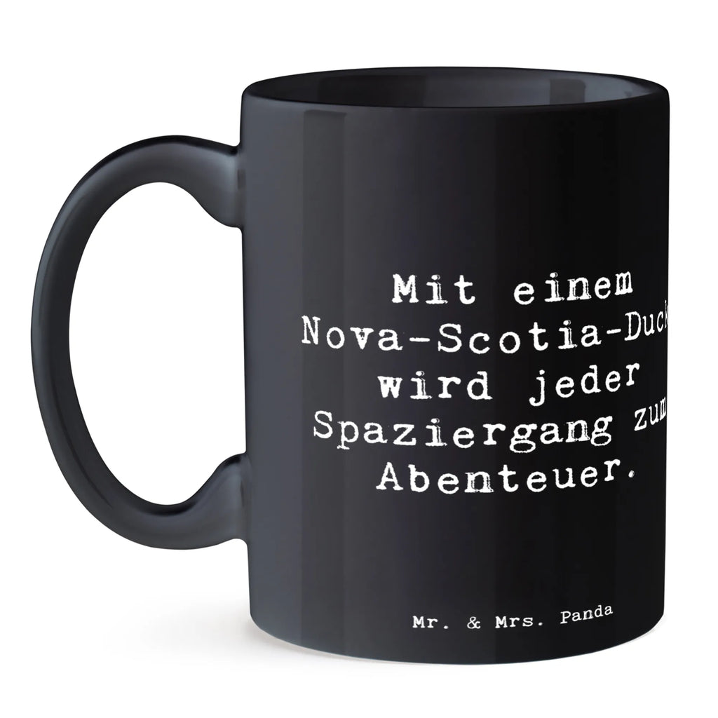 Mug Saying Mit einem Nova-Scotia-Duck wird jeder Spaziergang zum Abenteuer. Bürotasse, Tasse mit Motiven, Geschenktasse, Tasse mit Zitaten, Porzellantasse, Kaffeetasse, Tasse, Teetasse, Keramiktasse, Hund, Hunderasse, Rassehund, Hundebesitzer, Geschenk, Tierfreund, Schenken, Welpe