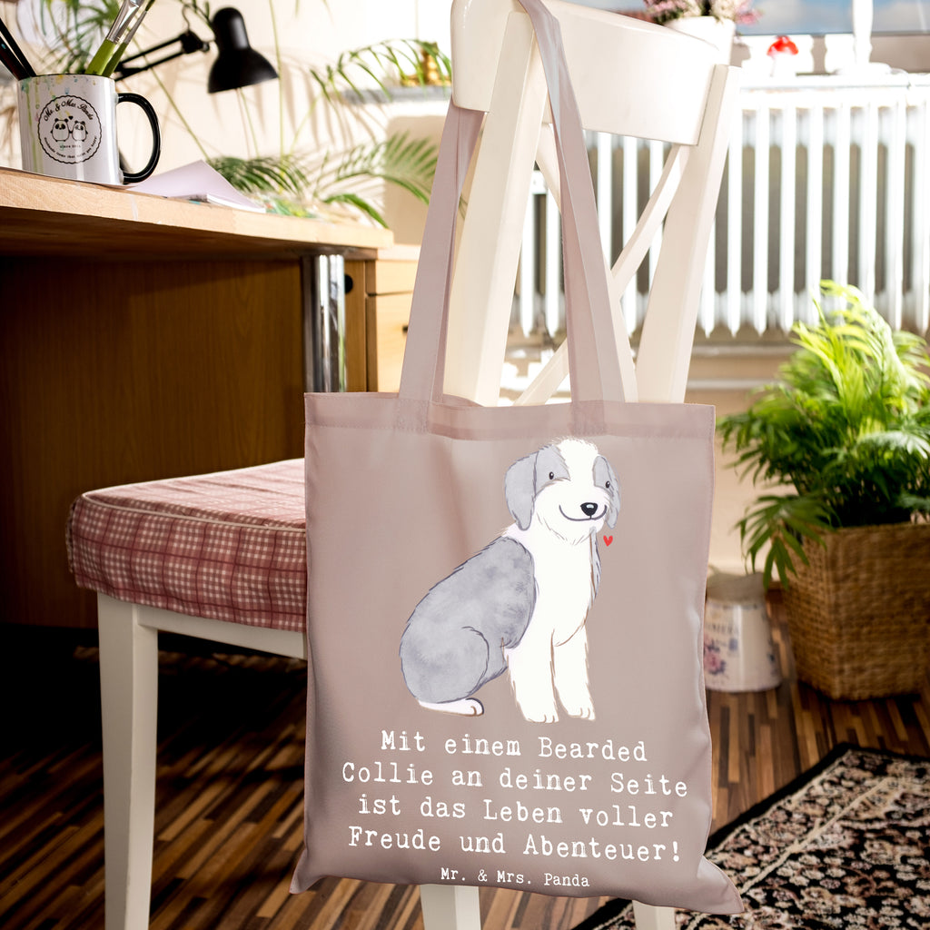 Tote bag Mit einem Bearded Collie an deiner Seite ist das Leben voller Freude und Abenteuer! Jutebeutel, Strandtasche, Schultertasche, Beutel, Laptoptasche, Stofftasche, Einkaufstasche, Badetasche, Shopper, Tragetasche, Umhängetasche, Beuteltasche, Tasche, Stoffbeutel, Jutetasche, Einkaufstüte, Hund, Hunderasse, Rassehund, Hundebesitzer, Geschenk, Tierfreund, Schenken, Welpe