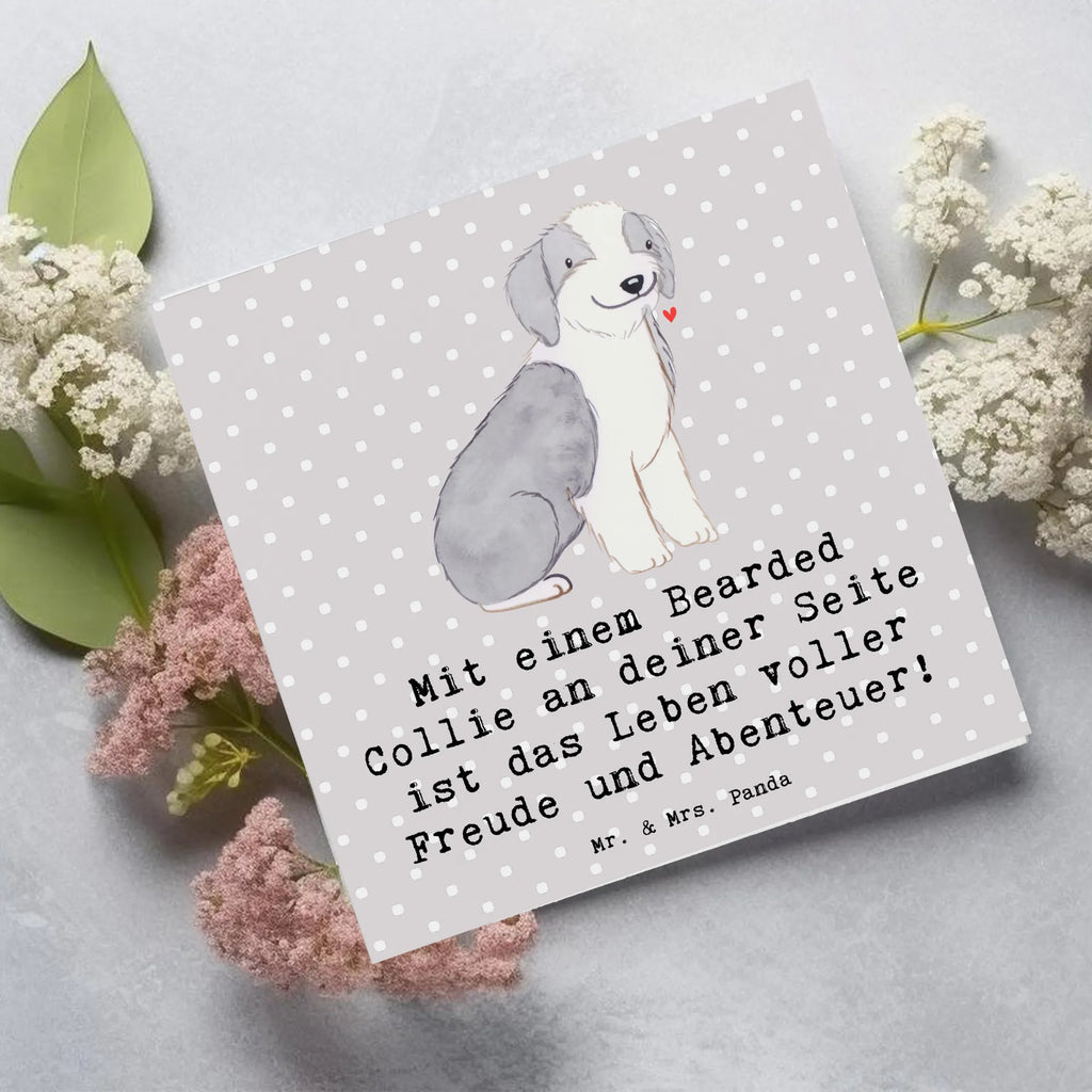 Deluxe Card Mit einem Bearded Collie an deiner Seite ist das Leben voller Freude und Abenteuer! Klappkarte, Glückwunschkarte, Hochzeitskarte, Karte, Hochwertige Grußkarte, Geburtstagskarte, Grußkarte, Hochwertige Klappkarte, Einladungskarte, Hund, Hunderasse, Rassehund, Hundebesitzer, Geschenk, Tierfreund, Schenken, Welpe