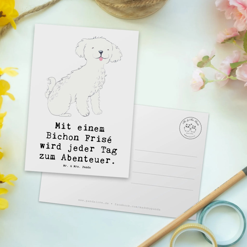 Postcard Mit einem Bichon Frisé wird jeder Tag zum Abenteuer. Karte, Ansichtskarten, Geschenkkarte, Einladungskarte, Geburtstagskarte, Ansichtskarte, Postkarte, Dankeskarte, Grußkarte, Einladung, Einladungskarten Geburtstag, Einladung Geburtstag, Hund, Hunderasse, Rassehund, Hundebesitzer, Geschenk, Tierfreund, Schenken, Welpe