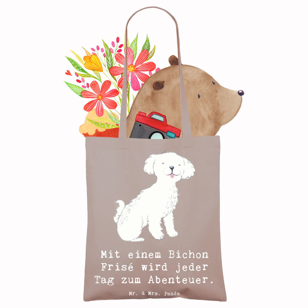 Tragetasche Mit einem Bichon Frisé wird jeder Tag zum Abenteuer. Tragetasche, Jutebeutel, Schultertasche, Jutetasche, Stofftasche, Shopper, Beutel, Laptoptasche, Stoffbeutel, Einkaufstüte, Strandtasche, Umhängetasche, Beuteltasche, Badetasche, Einkaufstasche, Tasche, Hund, Hunderasse, Rassehund, Hundebesitzer, Geschenk, Tierfreund, Schenken, Welpe