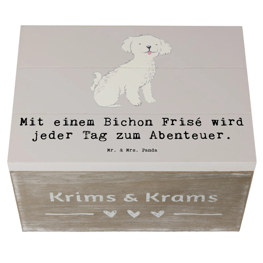 Holzkiste Mit einem Bichon Frisé wird jeder Tag zum Abenteuer. Dekokiste, Geschenkbox, XXL, Schatzkiste, Holzkiste, Erinnerungsbox, Schatulle, Truhe, Geschenkdose, Erinnerungskiste, Aufbewahrungsbox, Kiste, Hund, Hunderasse, Rassehund, Hundebesitzer, Geschenk, Tierfreund, Schenken, Welpe