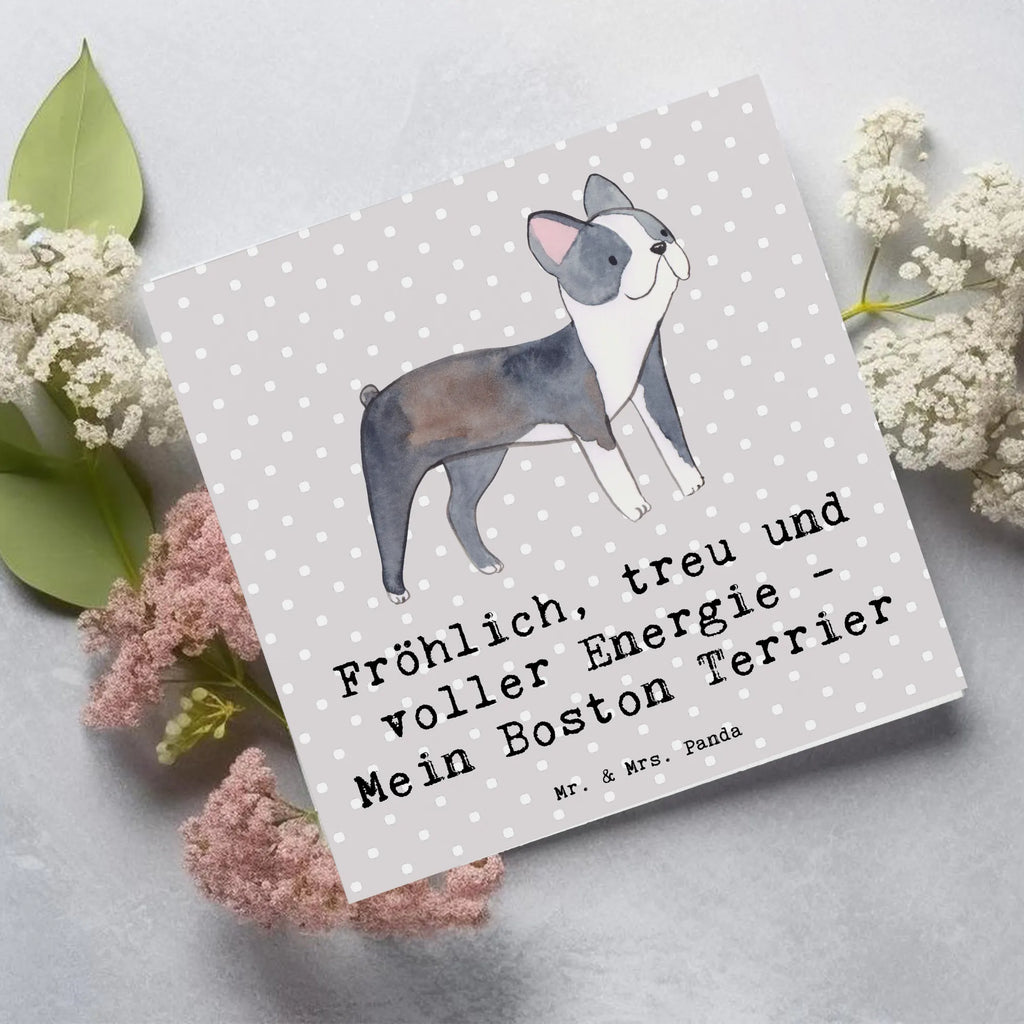 Deluxe Card Fröhlich, treu und voller Energie - Mein Boston Terrier Geburtstagskarte, Grußkarte, Glückwunschkarte, Einladungskarte, Karte, Hochwertige Grußkarte, Hochzeitskarte, Klappkarte, Hochwertige Klappkarte, Hund, Hunderasse, Rassehund, Hundebesitzer, Geschenk, Tierfreund, Schenken, Welpe