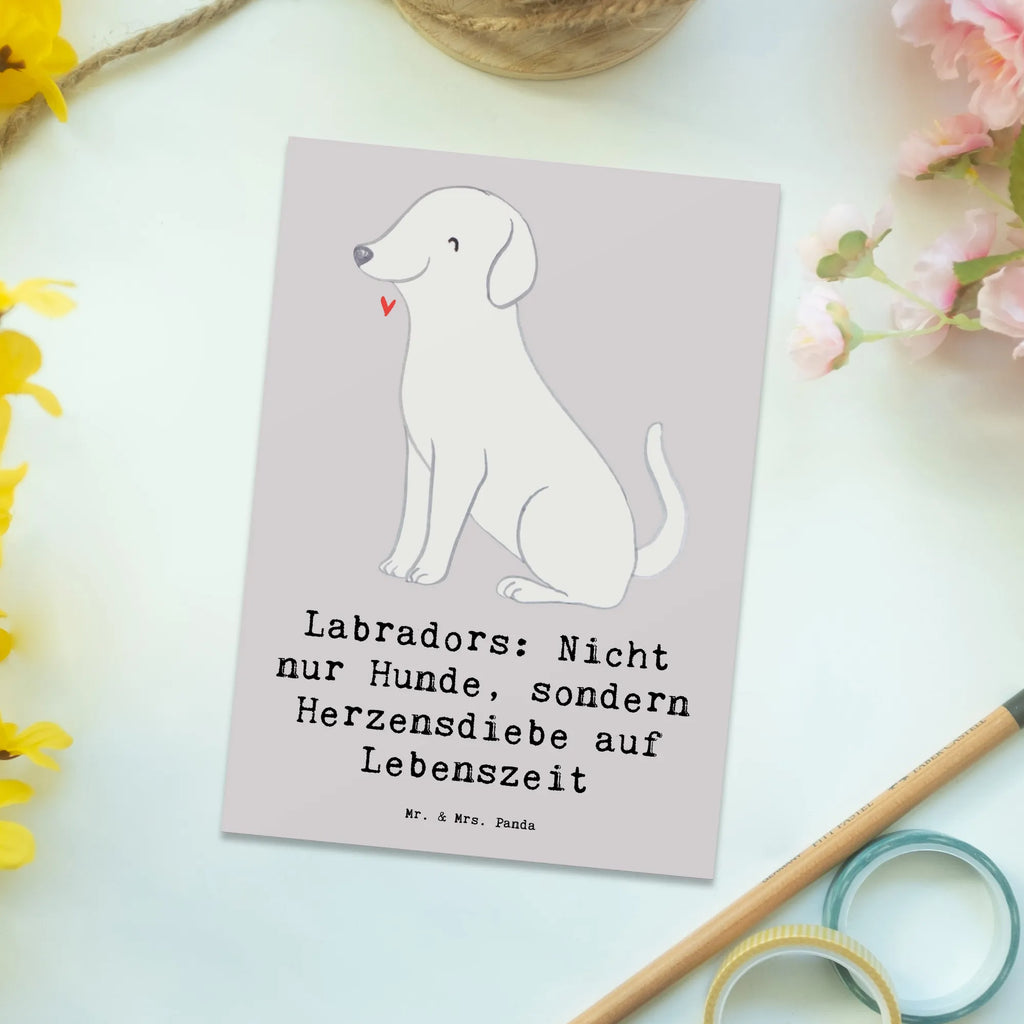 Postkarte Labrador Herzensdiebe Postkarte, Einladungskarte, Grußkarte, Karte, Ansichtskarten, Geburtstagskarte, Ansichtskarte, Geschenkkarte, Einladung, Dankeskarte, Einladungskarten Geburtstag, Einladung Geburtstag, Hund, Hunderasse, Rassehund, Hundebesitzer, Geschenk, Tierfreund, Schenken, Welpe