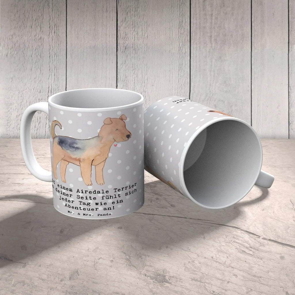 Tasse Airedale Terrier Abenteuer Porzellantasse, Geschenktasse, Tasse mit Zitaten, Bürotasse, Keramiktasse, Tasse, Kaffeetasse, Tasse mit Motiven, Teetasse, Hund, Hunderasse, Rassehund, Hundebesitzer, Geschenk, Tierfreund, Schenken, Welpe
