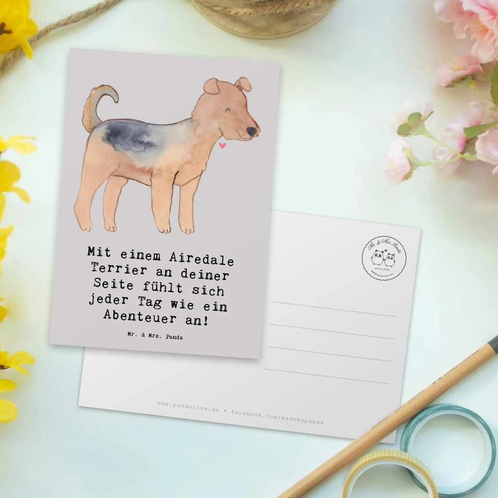Postkarte Airedale Terrier Abenteuer Ansichtskarten, Geburtstagskarte, Geschenkkarte, Karte, Einladungskarten Geburtstag, Einladung Geburtstag, Dankeskarte, Ansichtskarte, Einladungskarte, Postkarte, Grußkarte, Einladung, Hund, Hunderasse, Rassehund, Hundebesitzer, Geschenk, Tierfreund, Schenken, Welpe