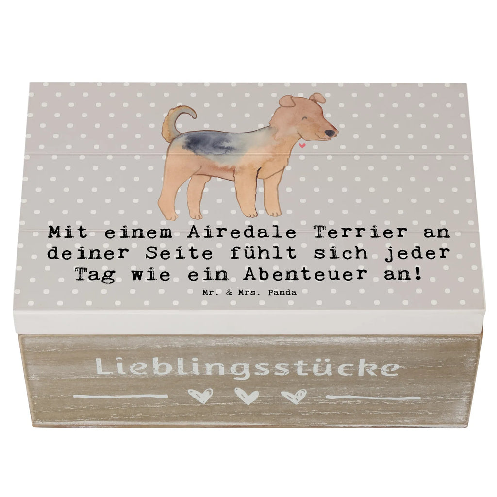 Holzkiste Airedale Terrier Abenteuer Truhe, Kiste, Schatulle, Dekokiste, Erinnerungsbox, XXL, Aufbewahrungsbox, Schatzkiste, Holzkiste, Geschenkbox, Erinnerungskiste, Geschenkdose, Hund, Hunderasse, Rassehund, Hundebesitzer, Geschenk, Tierfreund, Schenken, Welpe