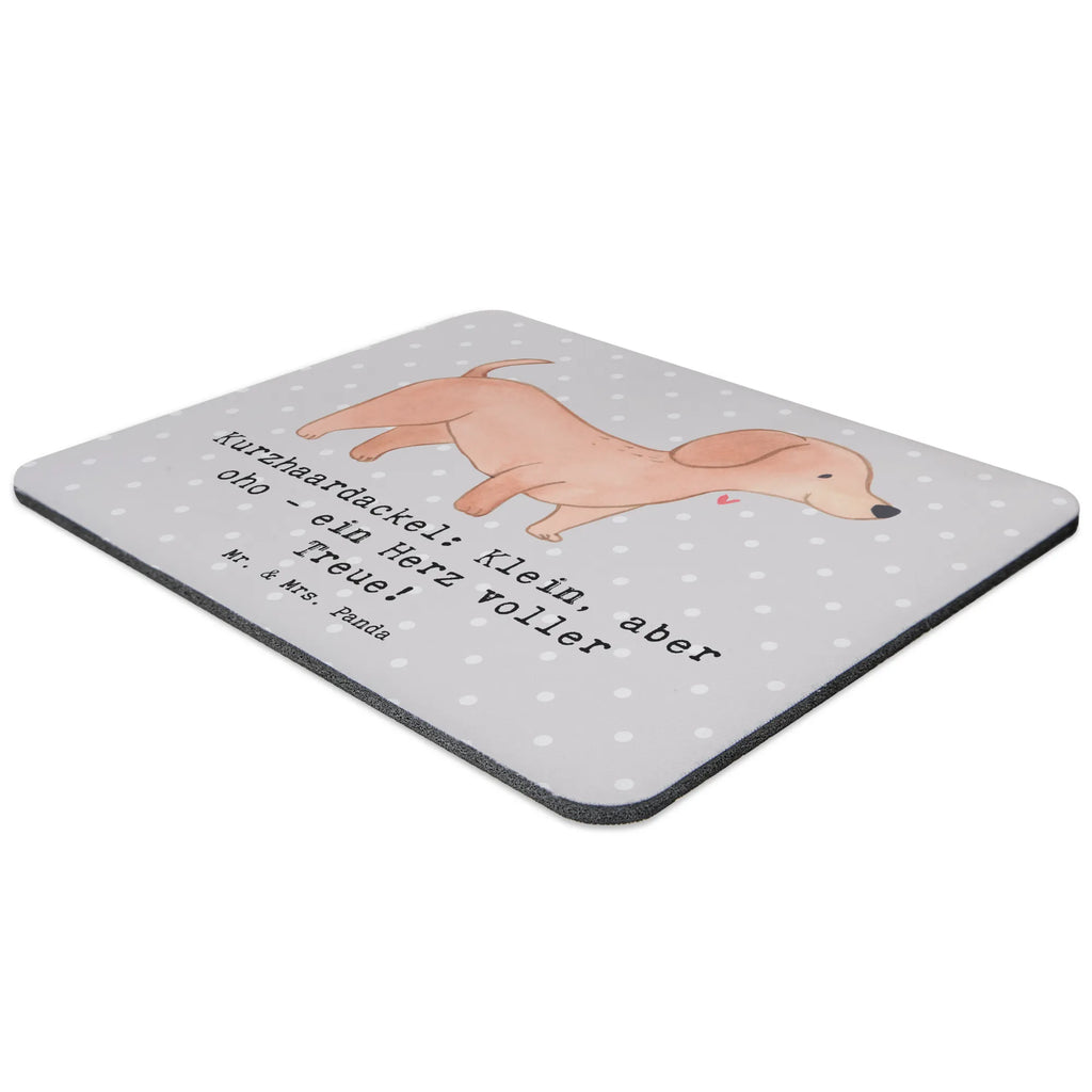 Mouse mat Kurzhaardackel: Klein, aber oho - ein Herz voller Treue! Arbeitszimmer, PC Zubehör, Mauspad Büro, Designer Mauspad, Mauspad, Computer zubehör, Mausunterlage, Einzigartiges Mauspad, Büroausstattung, Mousepad, Hund, Hunderasse, Rassehund, Hundebesitzer, Geschenk, Tierfreund, Schenken, Welpe