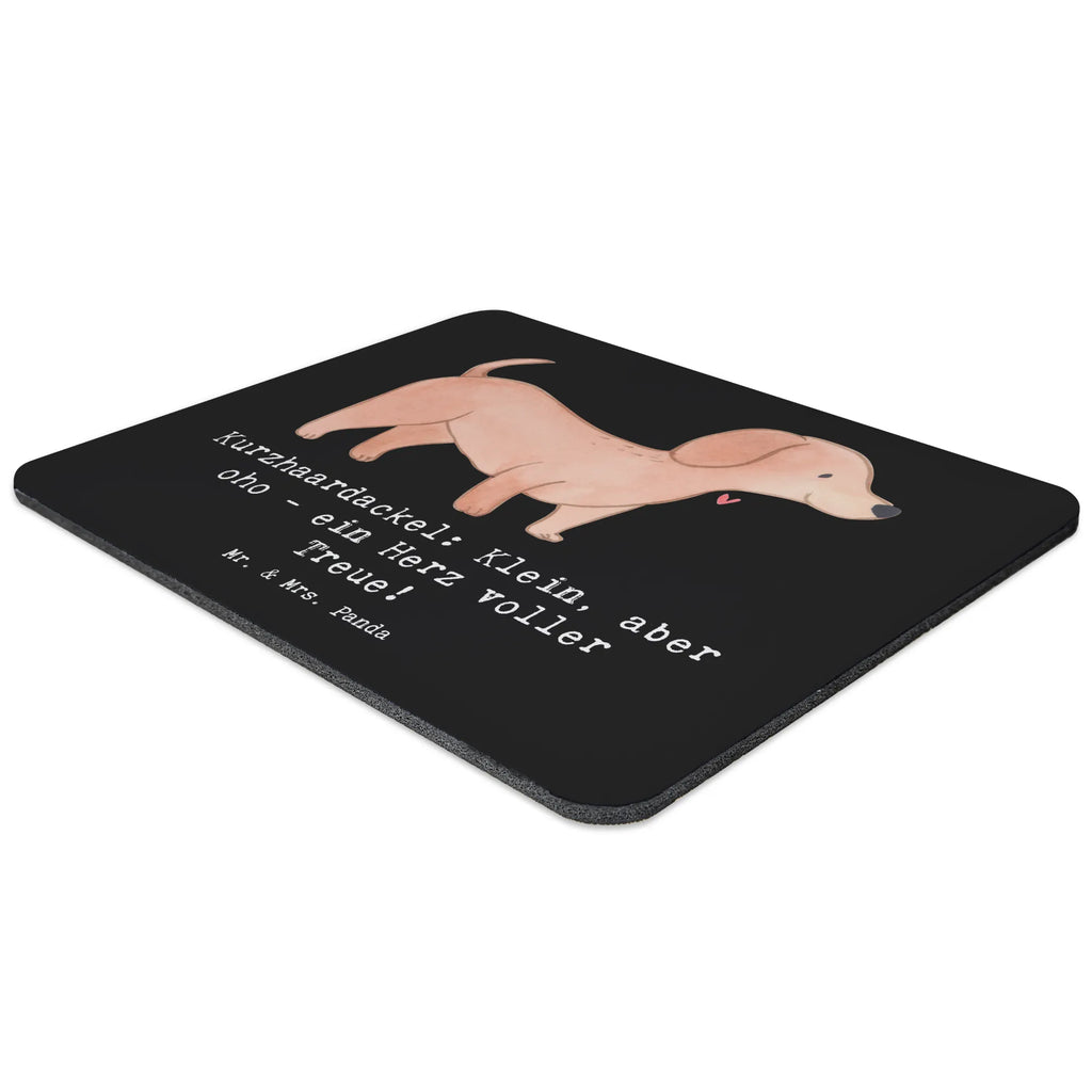 Mouse mat Kurzhaardackel: Klein, aber oho - ein Herz voller Treue! Arbeitszimmer, PC Zubehör, Mauspad Büro, Designer Mauspad, Mauspad, Computer zubehör, Mausunterlage, Einzigartiges Mauspad, Büroausstattung, Mousepad, Hund, Hunderasse, Rassehund, Hundebesitzer, Geschenk, Tierfreund, Schenken, Welpe