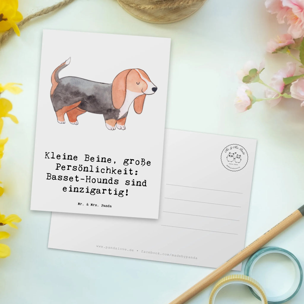 Postcard Kleine Beine, große Persönlichkeit: Basset-Hounds sind einzigartig! Einladung, Einladungskarten Geburtstag, Karte, Geburtstagskarte, Geschenkkarte, Postkarte, Einladung Geburtstag, Ansichtskarte, Ansichtskarten, Grußkarte, Einladungskarte, Dankeskarte, Hund, Hunderasse, Rassehund, Hundebesitzer, Geschenk, Tierfreund, Schenken, Welpe