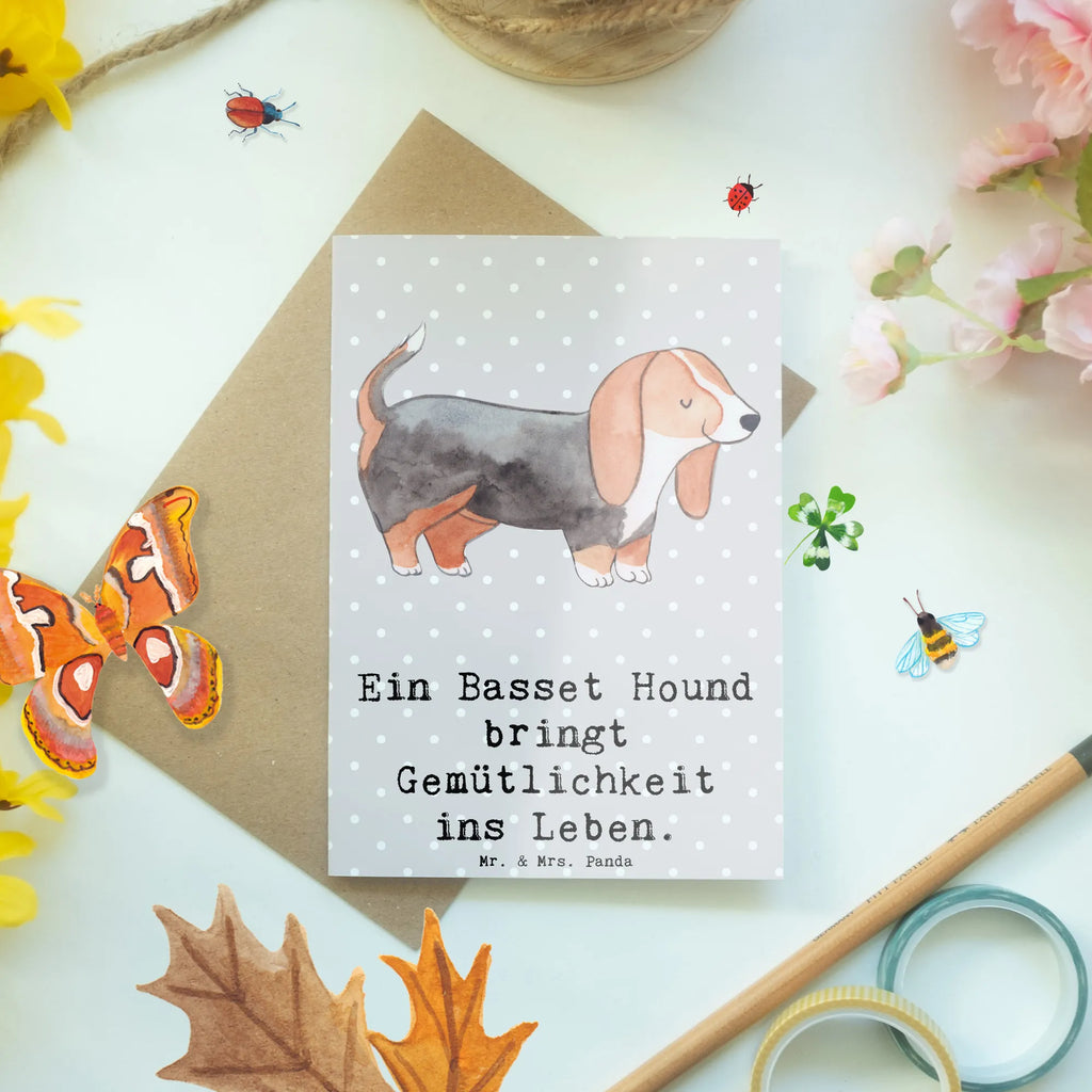 Greetings card Ein Basset Hound bringt Gemütlichkeit ins Leben. Glückwunschkarte, Karte, Einladungskarte, Klappkarte, Hochzeitskarte, Grußkarte, Geburtstagskarte, Ansichtskarten, Hund, Hunderasse, Rassehund, Hundebesitzer, Geschenk, Tierfreund, Schenken, Welpe