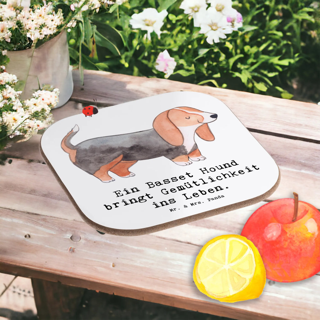 Square coaster Ein Basset Hound bringt Gemütlichkeit ins Leben. Tassen Untersetzer, Glasuntersetzer, Bierdeckel, Holzuntersetzer, Untersetzer Design, Untersetzer Gläser, Untersetzer Holz, Untersetzer, Untersetzer aus Holz, Getränkeuntersetzer, Korkuntersetzer, Untersetzer für Gläser, Hund, Hunderasse, Rassehund, Hundebesitzer, Geschenk, Tierfreund, Schenken, Welpe
