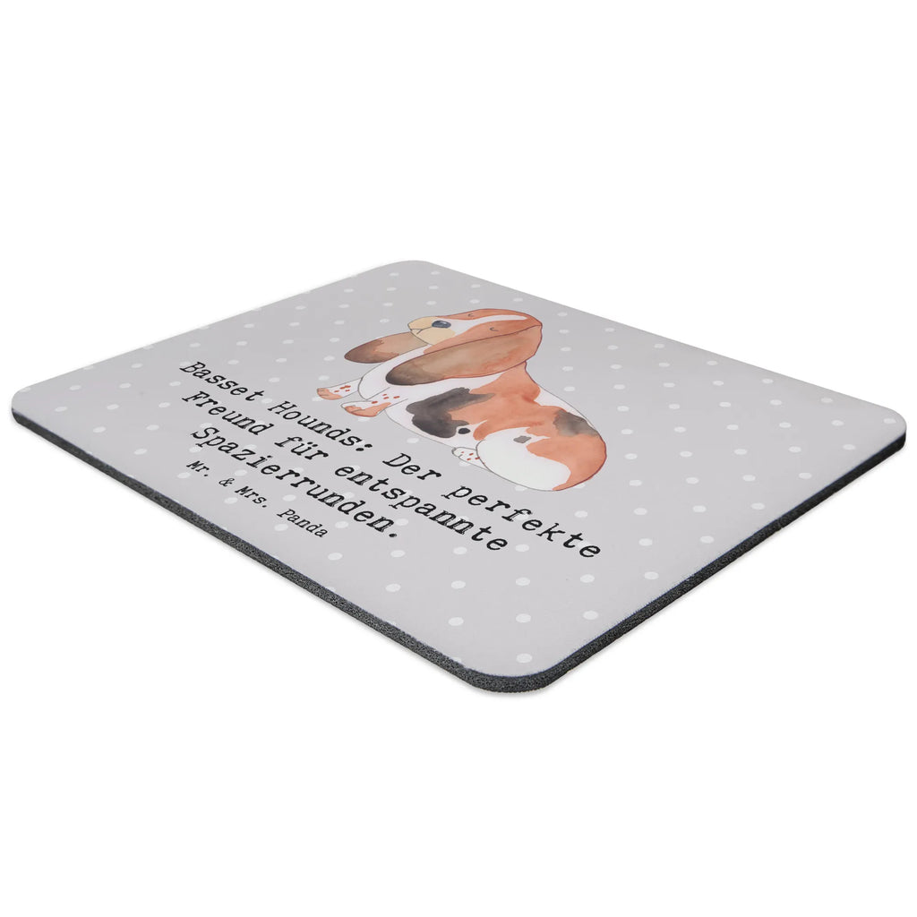 Mouse mat Basset Hounds: Der perfekte Freund für entspannte Spazierrunden. Designer Mauspad, Mousepad, Mausunterlage, PC Zubehör, Computer zubehör, Mauspad Büro, Büroausstattung, Arbeitszimmer, Einzigartiges Mauspad, Mauspad, Hund, Hunderasse, Rassehund, Hundebesitzer, Geschenk, Tierfreund, Schenken, Welpe