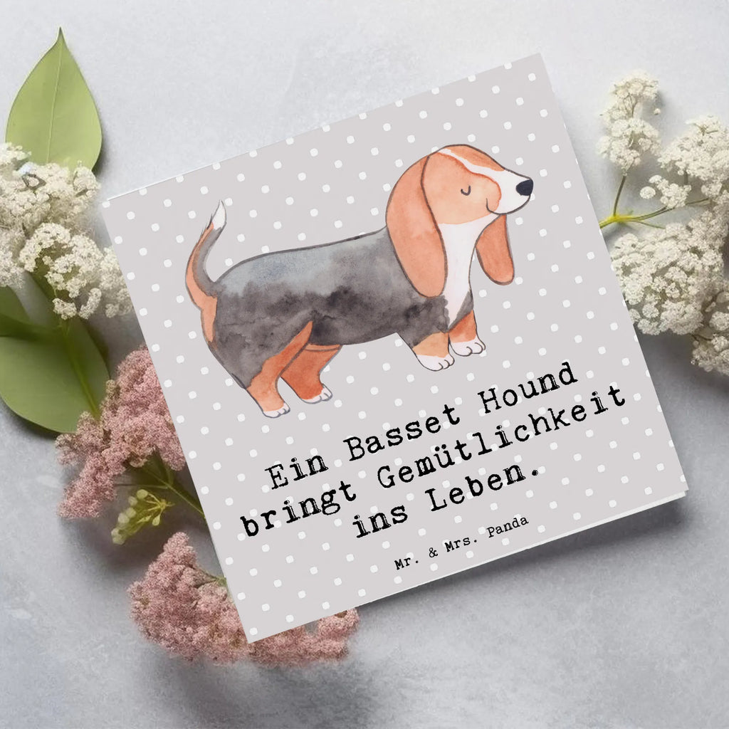Deluxe Card Ein Basset Hound bringt Gemütlichkeit ins Leben. Hochwertige Klappkarte, Klappkarte, Glückwunschkarte, Einladungskarte, Hochzeitskarte, Hochwertige Grußkarte, Karte, Geburtstagskarte, Grußkarte, Hund, Hunderasse, Rassehund, Hundebesitzer, Geschenk, Tierfreund, Schenken, Welpe