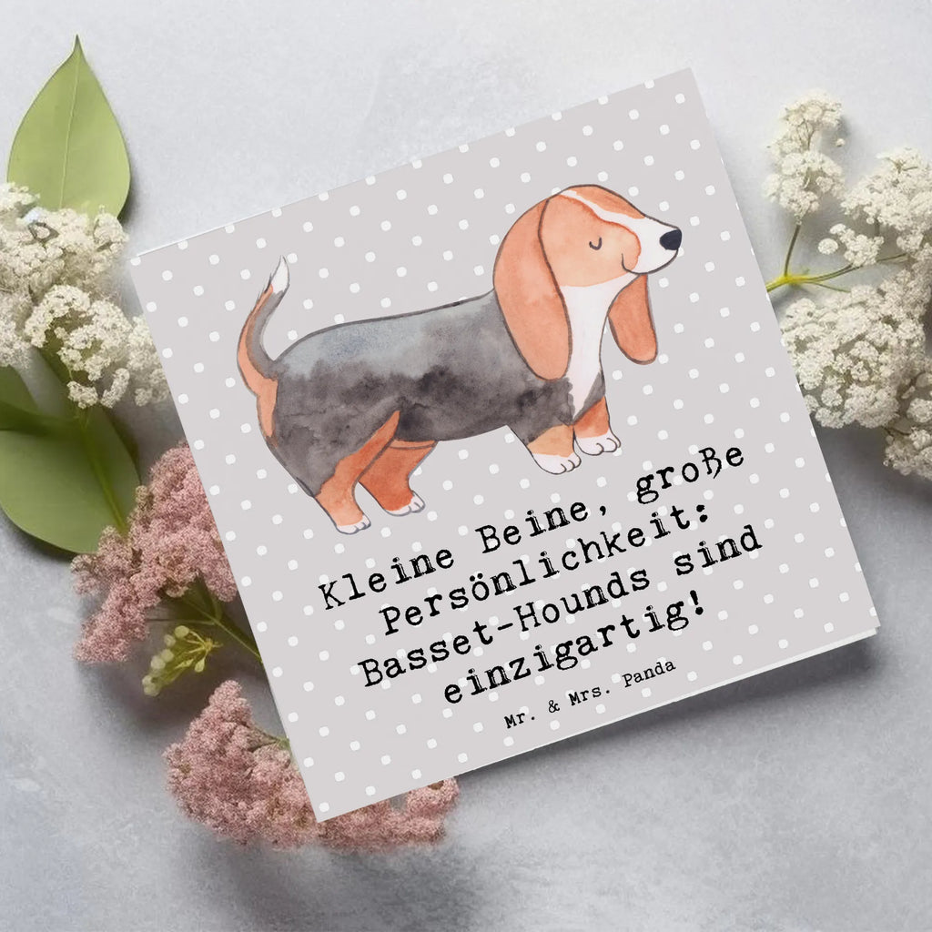 Deluxe Card Kleine Beine, große Persönlichkeit: Basset-Hounds sind einzigartig! Hochzeitskarte, Karte, Klappkarte, Grußkarte, Hochwertige Klappkarte, Hochwertige Grußkarte, Glückwunschkarte, Einladungskarte, Geburtstagskarte, Hund, Hunderasse, Rassehund, Hundebesitzer, Geschenk, Tierfreund, Schenken, Welpe