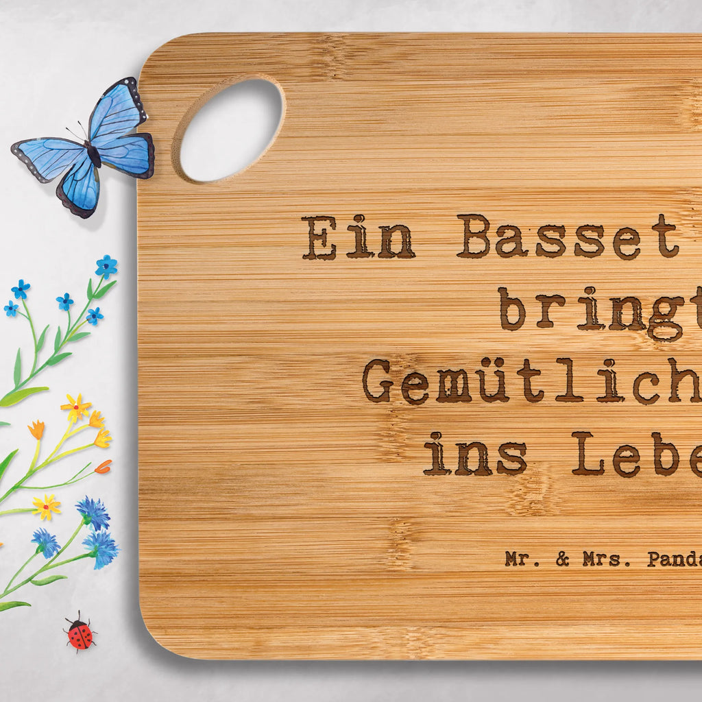 Bamboo chopping board Saying Ein Basset Hound bringt Gemütlichkeit ins Leben. cutting block, board, bamboo, engraving, kitchen board, nature, carving board, dulcimer, cutting board, breakfast, kitchen, solid, breakfast board, slices, robust, wood, Dog, dog breed, purebred dog, dog owner, gift, animal lover, giving, puppy