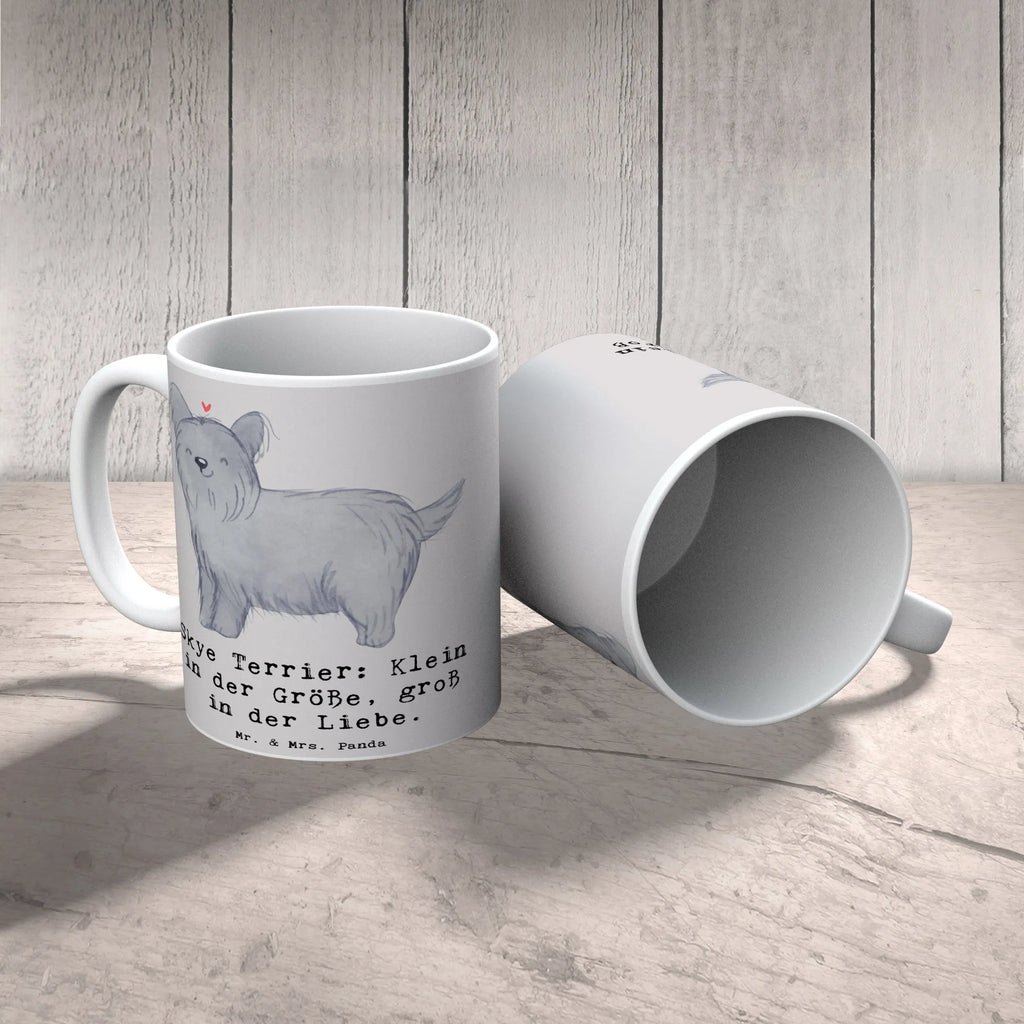 Mug Skye Terrier: Klein in der Größe, groß in der Liebe. Tasse mit Motiven, Tasse mit Zitaten, Porzellantasse, Geschenktasse, Kaffeetasse, Bürotasse, Teetasse, Tasse, Keramiktasse, Hund, Hunderasse, Rassehund, Hundebesitzer, Geschenk, Tierfreund, Schenken, Welpe