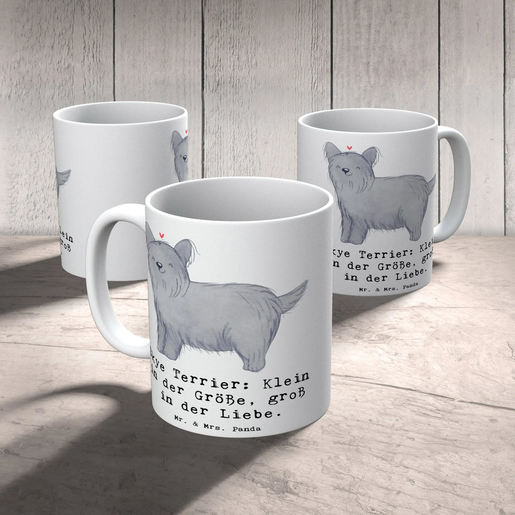Mug Skye Terrier: Klein in der Größe, groß in der Liebe. Tasse mit Motiven, Tasse mit Zitaten, Porzellantasse, Geschenktasse, Kaffeetasse, Bürotasse, Teetasse, Tasse, Keramiktasse, Hund, Hunderasse, Rassehund, Hundebesitzer, Geschenk, Tierfreund, Schenken, Welpe