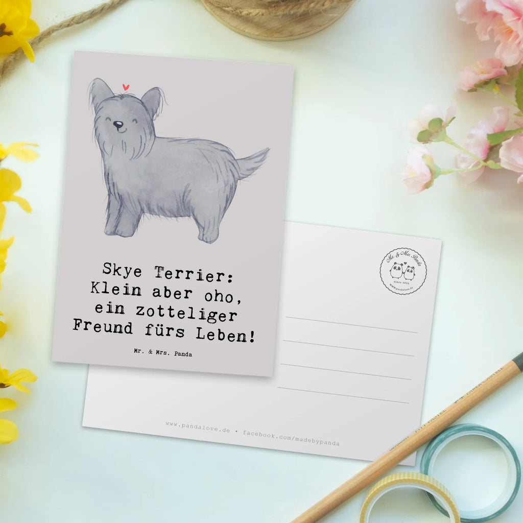 Postcard Skye Terrier: Klein aber oho, ein zotteliger Freund fürs Leben! Einladungskarte, Dankeskarte, Ansichtskarten, Ansichtskarte, Postkarte, Einladungskarten Geburtstag, Karte, Geschenkkarte, Grußkarte, Einladung, Einladung Geburtstag, Geburtstagskarte, Hund, Hunderasse, Rassehund, Hundebesitzer, Geschenk, Tierfreund, Schenken, Welpe