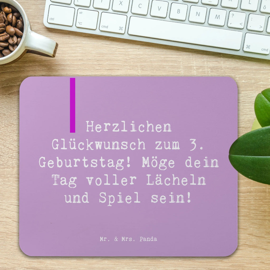 Mouse mat Saying Herzlichen Glückwunsch zum 3. Geburtstag! Möge dein Tag voller Lächeln und Spiel sein! Mausunterlage, PC Zubehör, Mauspad, Designer Mauspad, Computer zubehör, Mousepad, Arbeitszimmer, Einzigartiges Mauspad, Mauspad Büro, Büroausstattung, Geburtstag, Geburtstagsgeschenk, Geschenk