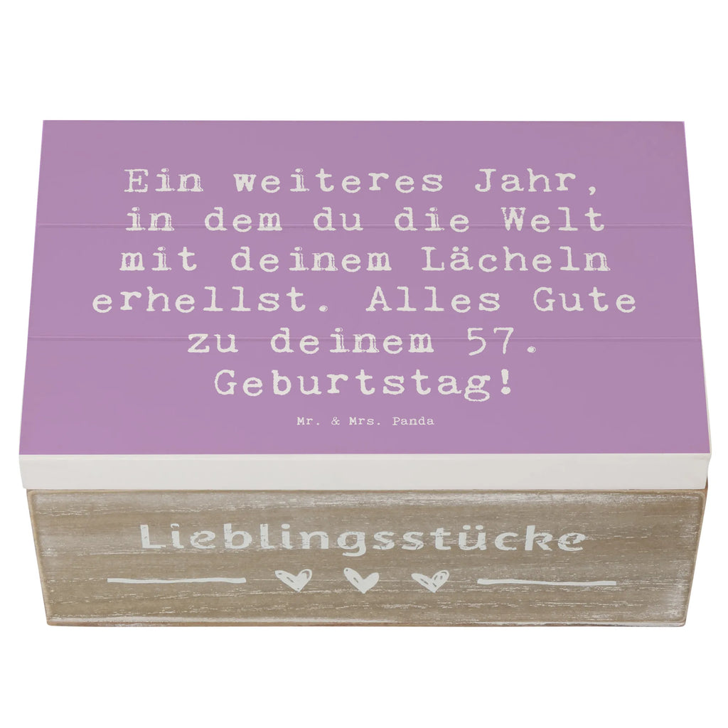 Wooden chest Saying Ein weiteres Jahr, in dem du die Welt mit deinem Lächeln erhellst. Alles Gute zu deinem 57. Geburtstag! Truhe, Geschenkbox, Schatzkiste, Dekokiste, Erinnerungsbox, Aufbewahrungsbox, Erinnerungskiste, Geschenkdose, Kiste, XXL, Holzkiste, Schatulle, Geburtstag, Geburtstagsgeschenk, Geschenk