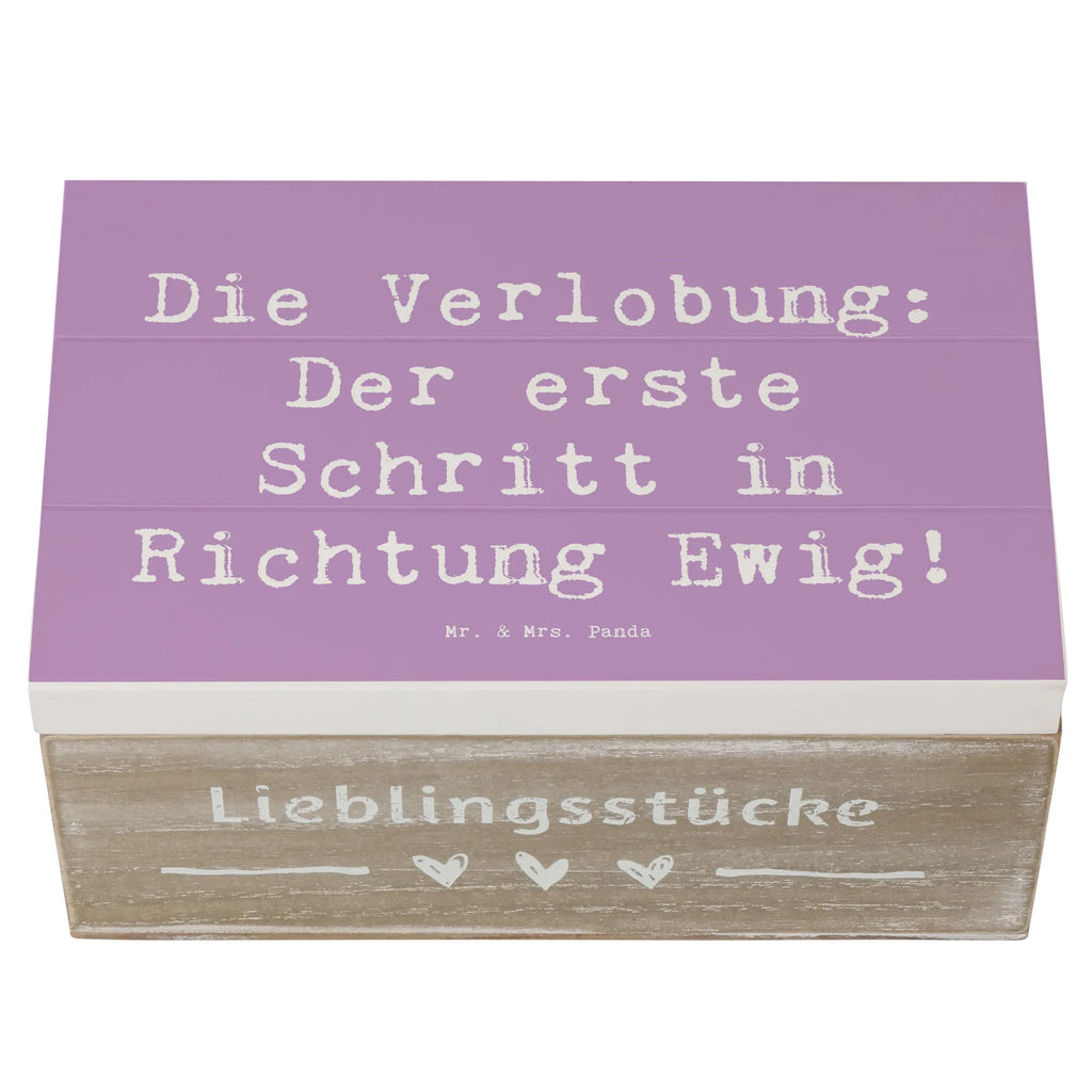 Wooden chest Saying Die Verlobung: Der erste Schritt in Richtung Ewig! Holzkiste, Kiste, Schatzkiste, Truhe, Schatulle, XXL, Erinnerungsbox, Erinnerungskiste, Dekokiste, Aufbewahrungsbox, Geschenkbox, Geschenkdose, Hochzeit, Hochzeitsgeschenk, Ehe, Hochzeitsfeier, Trauung, Trauungsgeschenk, Hochzeitskarte, Verlobungsfeier, Verlobungsgeschenk, Hochzeitsgeschenkideen, Hochzeitsgeschenke für Brautpaar