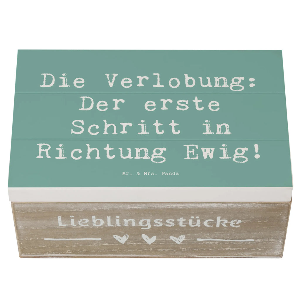 Wooden chest Saying Die Verlobung: Der erste Schritt in Richtung Ewig! Holzkiste, Kiste, Schatzkiste, Truhe, Schatulle, XXL, Erinnerungsbox, Erinnerungskiste, Dekokiste, Aufbewahrungsbox, Geschenkbox, Geschenkdose, Hochzeit, Hochzeitsgeschenk, Ehe, Hochzeitsfeier, Trauung, Trauungsgeschenk, Hochzeitskarte, Verlobungsfeier, Verlobungsgeschenk, Hochzeitsgeschenkideen, Hochzeitsgeschenke für Brautpaar