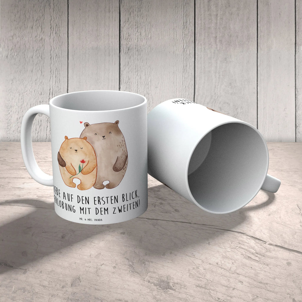 Mug Liebe auf den ersten Blick, Verlobung mit dem zweiten! Kaffeetasse, Porzellantasse, Bürotasse, Geschenktasse, Tasse mit Zitaten, Tasse, Teetasse, Keramiktasse, Tasse mit Motiven, Hochzeit, Hochzeitsgeschenk, Ehe, Hochzeitsfeier, Trauung, Trauungsgeschenk, Hochzeitskarte, Verlobungsfeier, Verlobungsgeschenk, Hochzeitsgeschenkideen, Hochzeitsgeschenke für Brautpaar