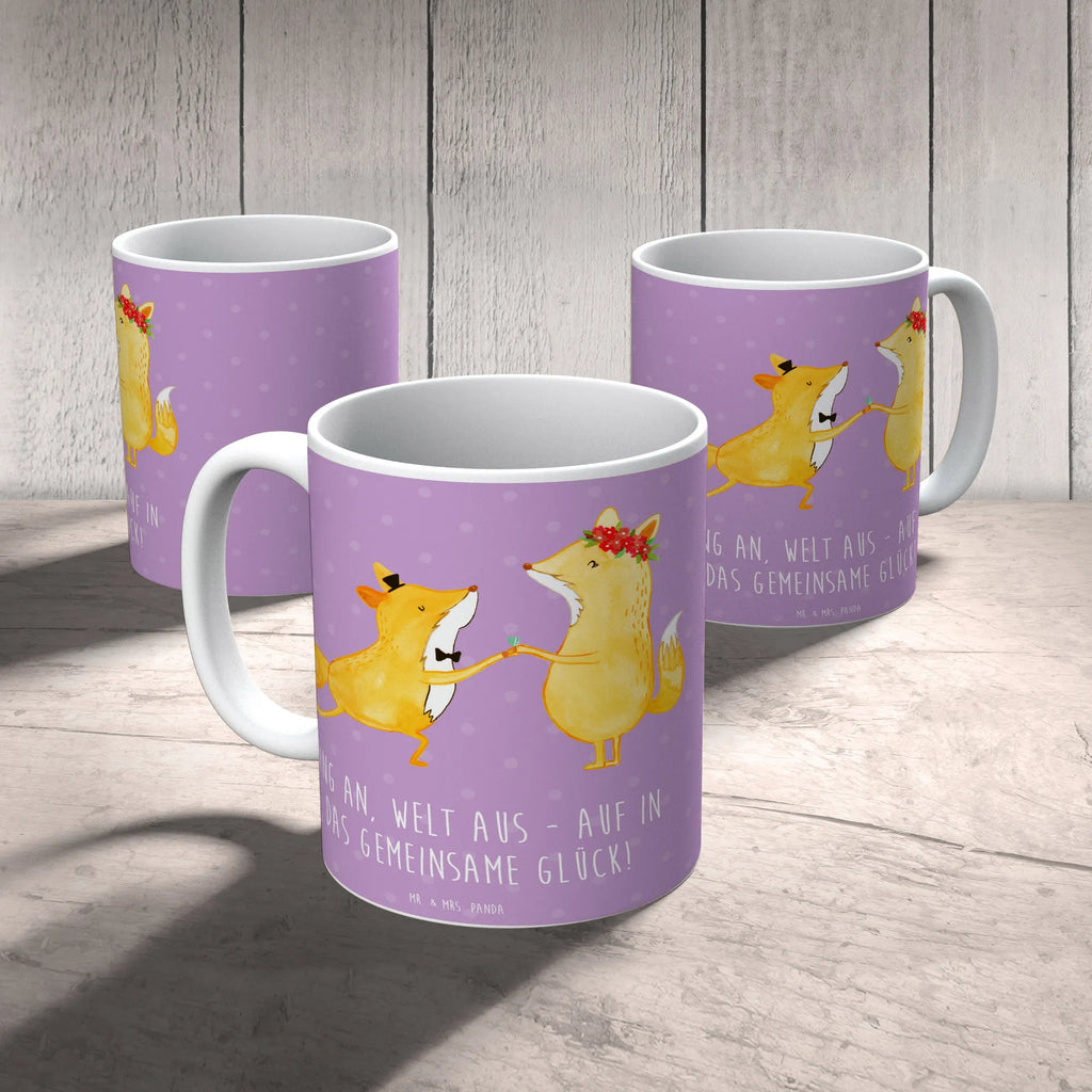 Mug Ring an, Welt aus - auf in das gemeinsame Glück! Tasse, Kaffeetasse, Porzellantasse, Tasse mit Motiven, Bürotasse, Geschenktasse, Tasse mit Zitaten, Keramiktasse, Teetasse, Hochzeit, Hochzeitsgeschenk, Ehe, Hochzeitsfeier, Trauung, Trauungsgeschenk, Hochzeitskarte, Verlobungsfeier, Verlobungsgeschenk, Hochzeitsgeschenkideen, Hochzeitsgeschenke für Brautpaar