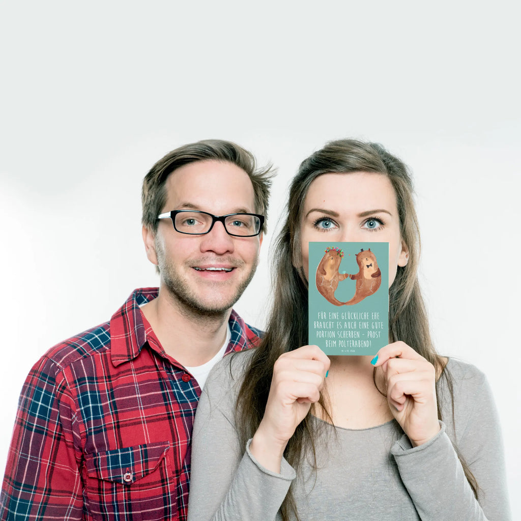 Postcard Für eine glückliche Ehe braucht es auch eine gute Portion Scherben - Prost beim Polterabend! Karte, Geburtstagskarte, Einladung, Geschenkkarte, Ansichtskarten, Dankeskarte, Einladung Geburtstag, Einladungskarte, Postkarte, Grußkarte, Ansichtskarte, Einladungskarten Geburtstag, Hochzeit, Hochzeitsgeschenk, Ehe, Hochzeitsfeier, Trauung, Trauungsgeschenk, Hochzeitskarte, Verlobungsfeier, Verlobungsgeschenk, Hochzeitsgeschenkideen, Hochzeitsgeschenke für Brautpaar