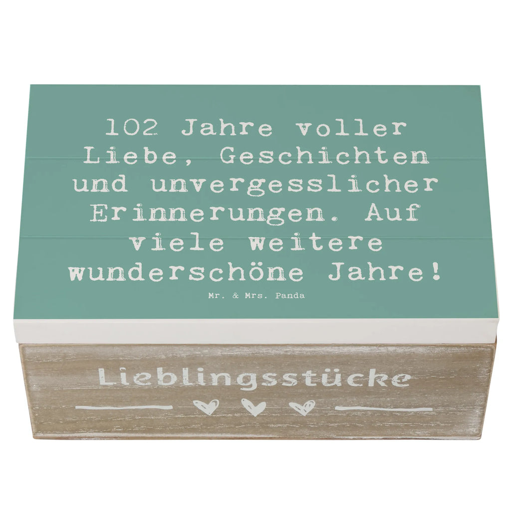 Wooden chest Saying 102 Jahre voller Liebe, Geschichten und unvergesslicher Erinnerungen. Auf viele weitere wunderschöne Jahre! Kiste, Dekokiste, Schatzkiste, Holzkiste, Erinnerungskiste, Aufbewahrungsbox, Geschenkbox, Truhe, Geschenkdose, Schatulle, XXL, Erinnerungsbox, Geburtstag, Geburtstagsgeschenk, Geschenk