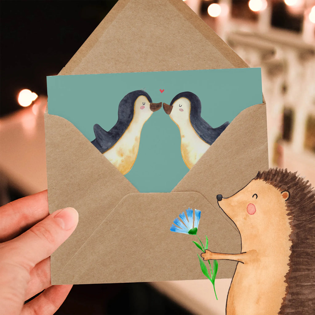 Deluxe Card In den Flitterwochen wird die Liebe zum Abenteuer! Auf den wundervollsten Hochzeitsurlaub aller Zeiten! Hochwertige Klappkarte, Klappkarte, Geburtstagskarte, Glückwunschkarte, Karte, Grußkarte, Hochwertige Grußkarte, Hochzeitskarte, Einladungskarte, Hochzeit, Hochzeitsgeschenk, Ehe, Hochzeitsfeier, Trauung, Trauungsgeschenk, Verlobungsfeier, Verlobungsgeschenk, Hochzeitsgeschenkideen, Hochzeitsgeschenke für Brautpaar