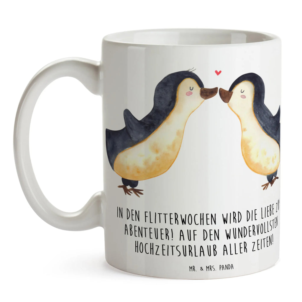 Mug In den Flitterwochen wird die Liebe zum Abenteuer! Auf den wundervollsten Hochzeitsurlaub aller Zeiten! Geschenktasse, Tasse mit Zitaten, Porzellantasse, Kaffeetasse, Keramiktasse, Teetasse, Bürotasse, Tasse mit Motiven, Tasse, Hochzeit, Hochzeitsgeschenk, Ehe, Hochzeitsfeier, Trauung, Trauungsgeschenk, Hochzeitskarte, Verlobungsfeier, Verlobungsgeschenk, Hochzeitsgeschenkideen, Hochzeitsgeschenke für Brautpaar