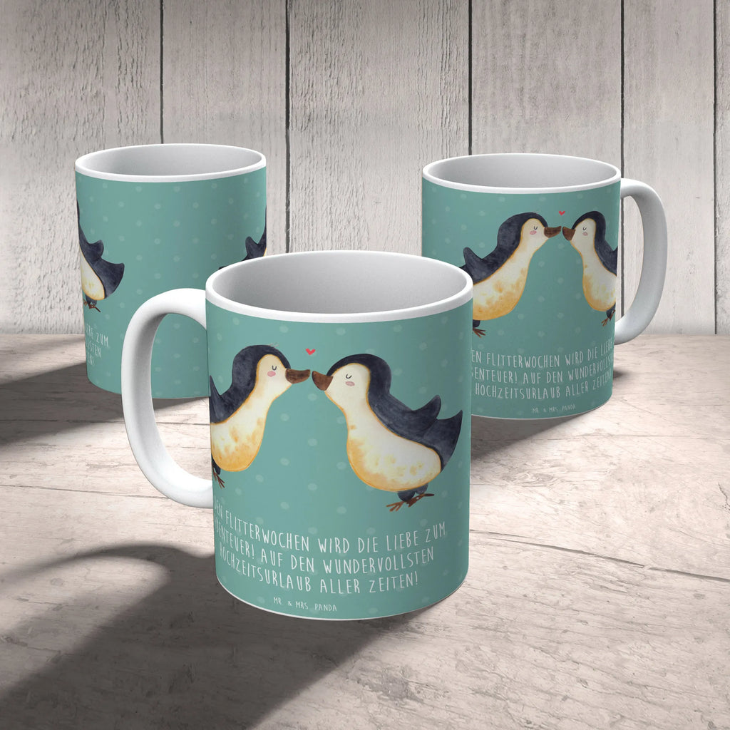 Mug In den Flitterwochen wird die Liebe zum Abenteuer! Auf den wundervollsten Hochzeitsurlaub aller Zeiten! Geschenktasse, Tasse mit Zitaten, Porzellantasse, Kaffeetasse, Keramiktasse, Teetasse, Bürotasse, Tasse mit Motiven, Tasse, Hochzeit, Hochzeitsgeschenk, Ehe, Hochzeitsfeier, Trauung, Trauungsgeschenk, Hochzeitskarte, Verlobungsfeier, Verlobungsgeschenk, Hochzeitsgeschenkideen, Hochzeitsgeschenke für Brautpaar