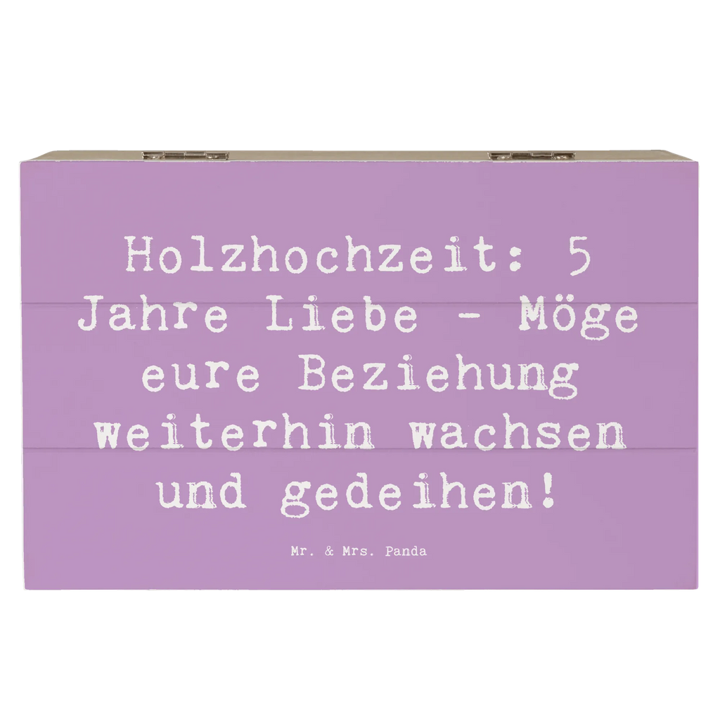 Wooden chest Saying Holzhochzeit: 5 Jahre Liebe - Möge eure Beziehung weiterhin wachsen und gedeihen! Erinnerungsbox, Kiste, Dekokiste, Schatzkiste, Aufbewahrungsbox, Erinnerungskiste, Holzkiste, Schatulle, Truhe, Geschenkdose, Geschenkbox, XXL, Hochzeit, Hochzeitsgeschenk, Ehe, Hochzeitsfeier, Trauung, Trauungsgeschenk, Hochzeitskarte, Verlobungsfeier, Verlobungsgeschenk, Hochzeitsgeschenkideen, Hochzeitsgeschenke für Brautpaar