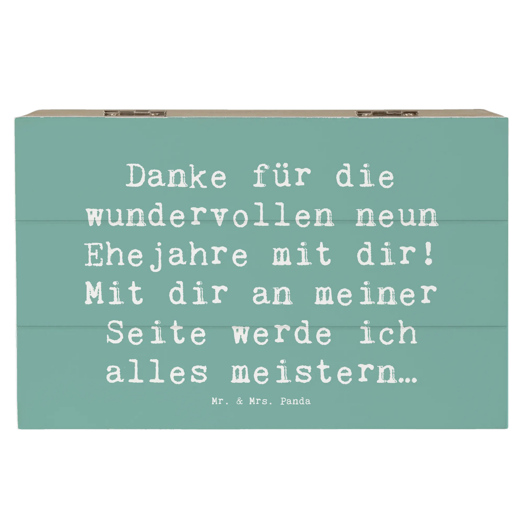 Wooden chest Saying Danke für die wundervollen neun Ehejahre mit dir! Mit dir an meiner Seite werde ich alles meistern… Erinnerungskiste, Dekokiste, Schatzkiste, Geschenkbox, Erinnerungsbox, Holzkiste, Geschenkdose, Kiste, Aufbewahrungsbox, Schatulle, Truhe, XXL, Hochzeit, Hochzeitsgeschenk, Ehe, Hochzeitsfeier, Trauung, Trauungsgeschenk, Hochzeitskarte, Verlobungsfeier, Verlobungsgeschenk, Hochzeitsgeschenkideen, Hochzeitsgeschenke für Brautpaar