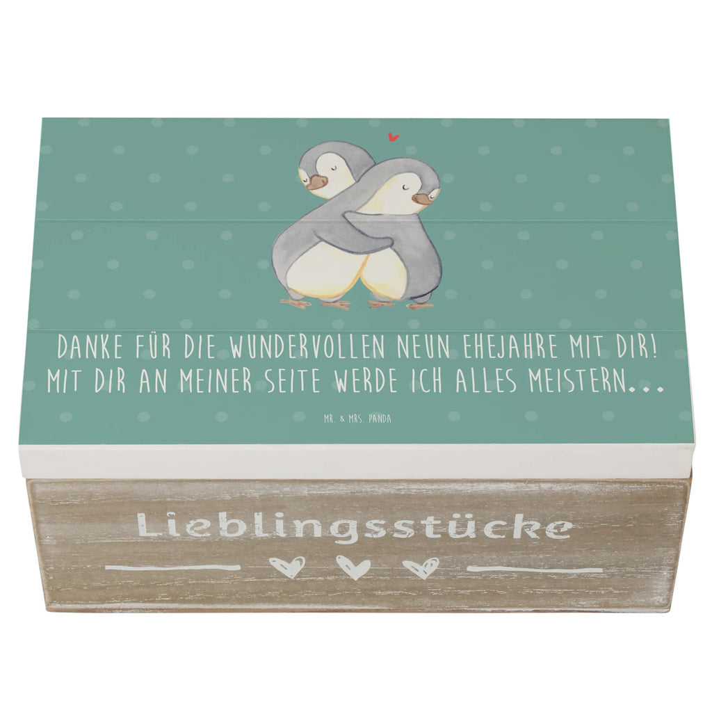 Holzkiste 9. Hochzeitstag Keramikhochzeit Truhe, Kiste, Schatulle, Holzkiste, Erinnerungsbox, XXL, Schatzkiste, Aufbewahrungsbox, Geschenkdose, Dekokiste, Erinnerungskiste, Geschenkbox, Hochzeit, Hochzeitsgeschenk, Ehe, Hochzeitsfeier, Trauung, Trauungsgeschenk, Hochzeitskarte, Verlobungsfeier, Verlobungsgeschenk, Hochzeitsgeschenkideen, Hochzeitsgeschenke für Brautpaar