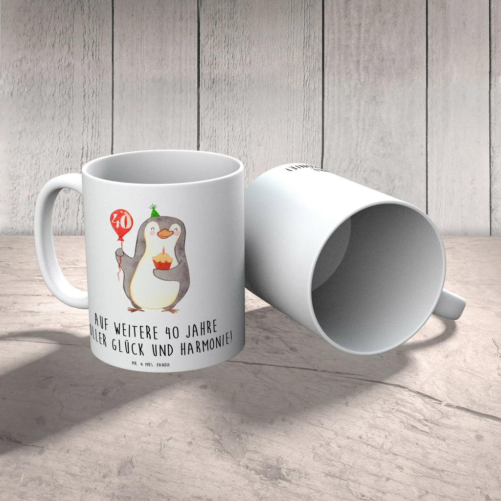 Mug Auf weitere 40 Jahre voller Glück und Harmonie! Tasse mit Motiven, Tasse mit Zitaten, Teetasse, Kaffeetasse, Tasse, Geschenktasse, Keramiktasse, Bürotasse, Porzellantasse, Hochzeit, Hochzeitsgeschenk, Ehe, Hochzeitsfeier, Trauung, Trauungsgeschenk, Hochzeitskarte, Verlobungsfeier, Verlobungsgeschenk, Hochzeitsgeschenkideen, Hochzeitsgeschenke für Brautpaar