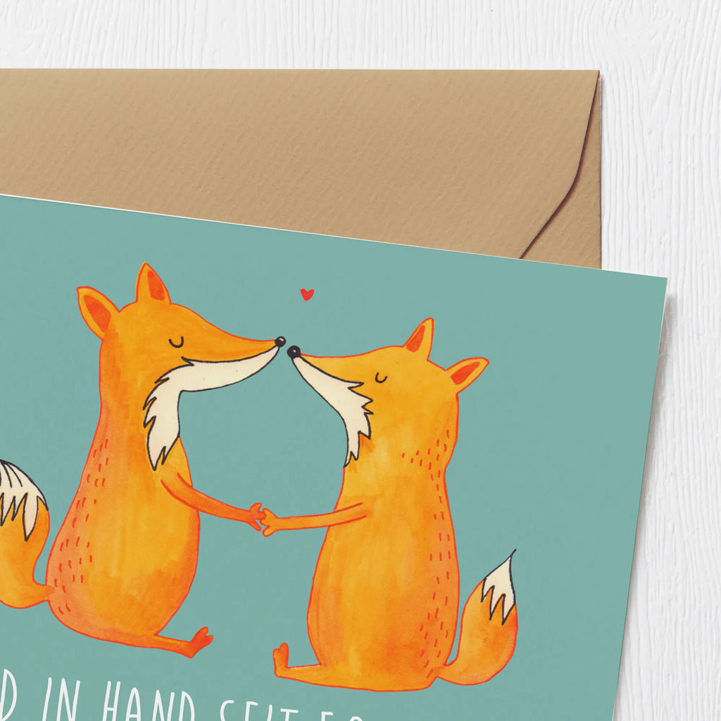 Deluxe Card Hand in Hand seit 50 Jahren, möge eure Liebe weiterhin in goldenen Farben erstrahlen. Grußkarte, Karte, Einladungskarte, Glückwunschkarte, Klappkarte, Hochzeitskarte, Geburtstagskarte, Hochwertige Klappkarte, Hochwertige Grußkarte, Hochzeit, Hochzeitsgeschenk, Ehe, Hochzeitsfeier, Trauung, Trauungsgeschenk, Verlobungsfeier, Verlobungsgeschenk, Hochzeitsgeschenkideen, Hochzeitsgeschenke für Brautpaar